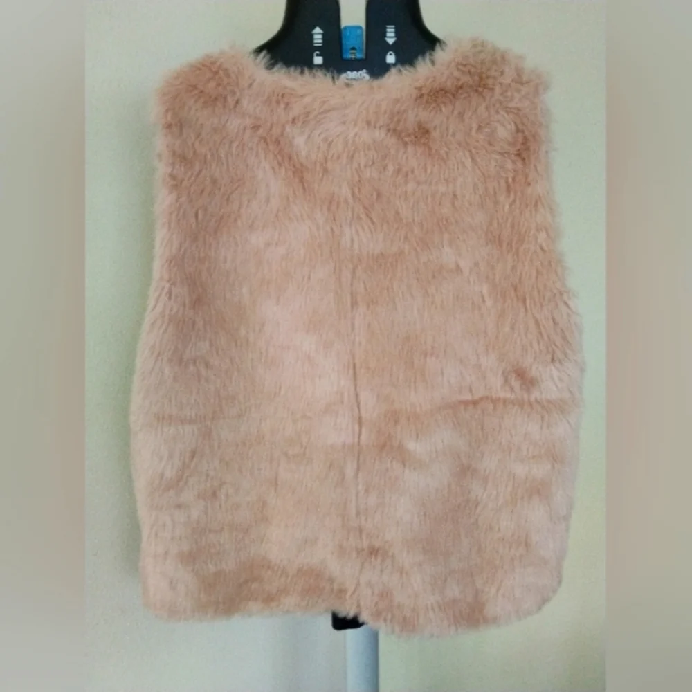 Forever 21+ Light Pink Faux Fur Vest | Size 1X - Picture 6 of 8